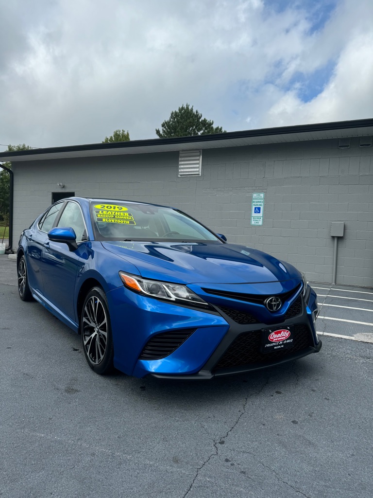 2019 TOYOTA CAMRY SE for sale by dealer