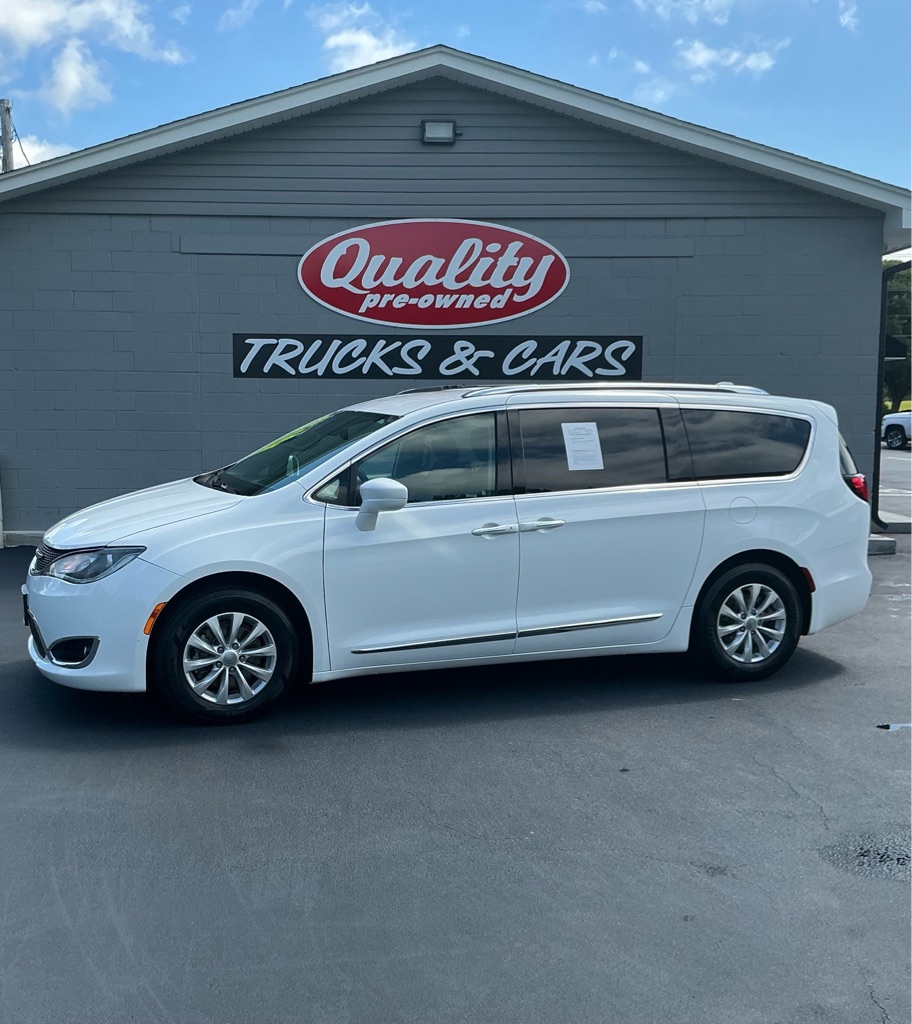 2019 CHRYSLER PACIFICA TOURING L for sale by dealer