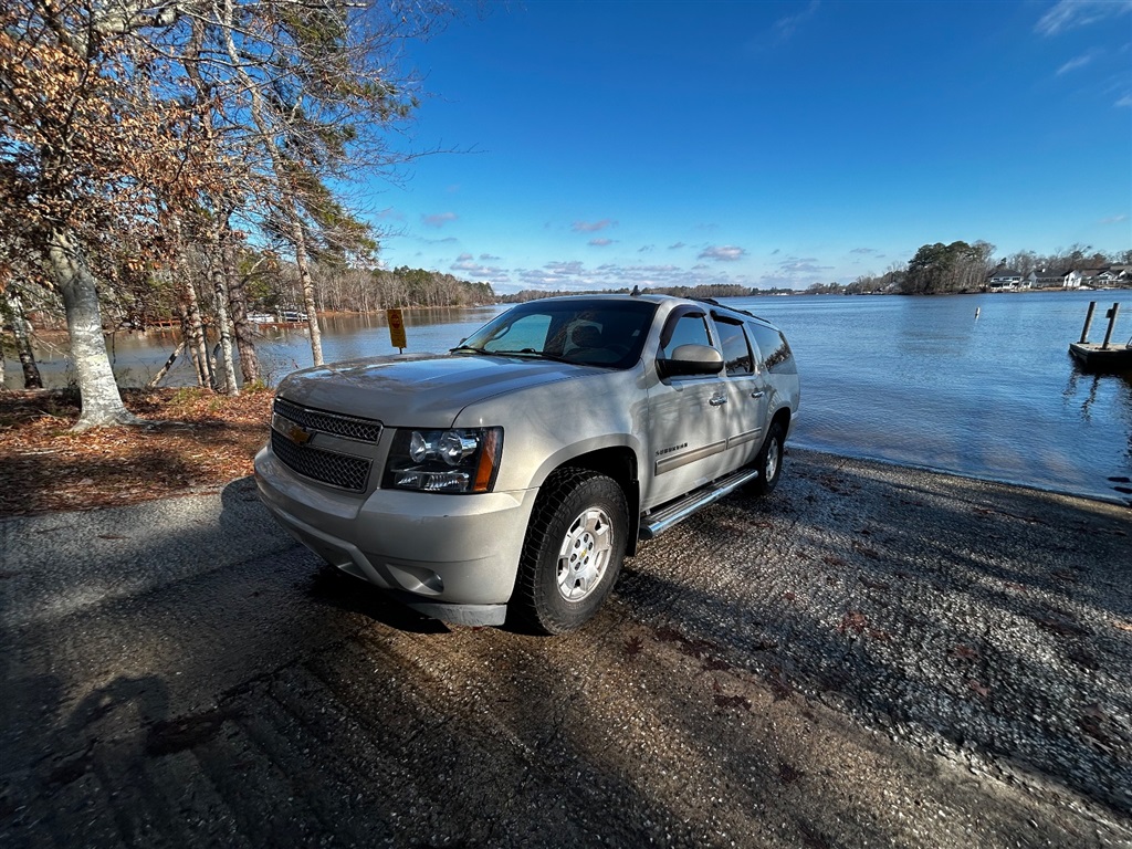 2011 Chevrolet Suburban LT for sale by dealer