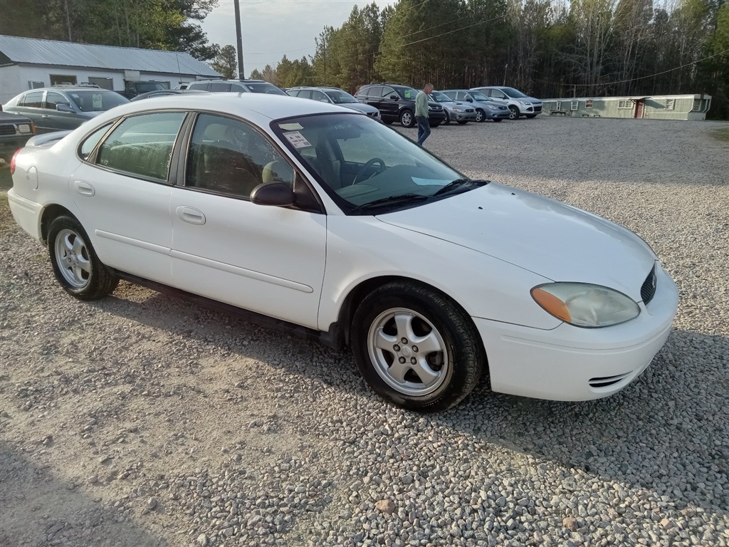 2005 Ford Taurus SE for sale by dealer