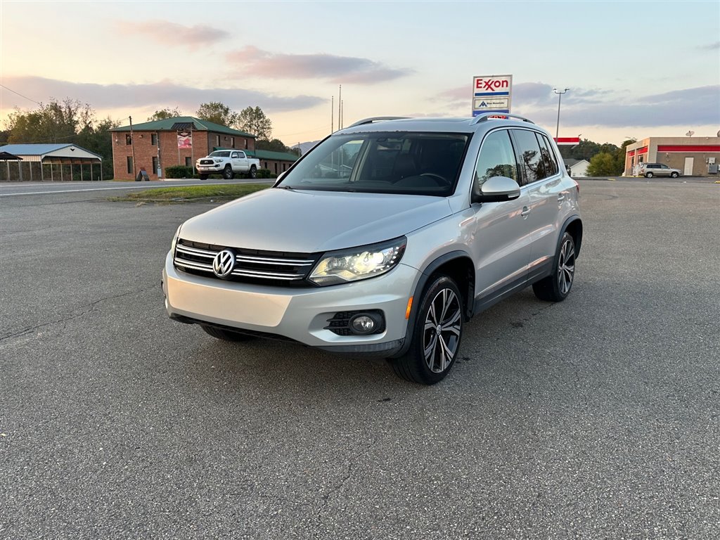 2012 VOLKSWAGEN TIGUAN S/SE/SEL for sale by dealer