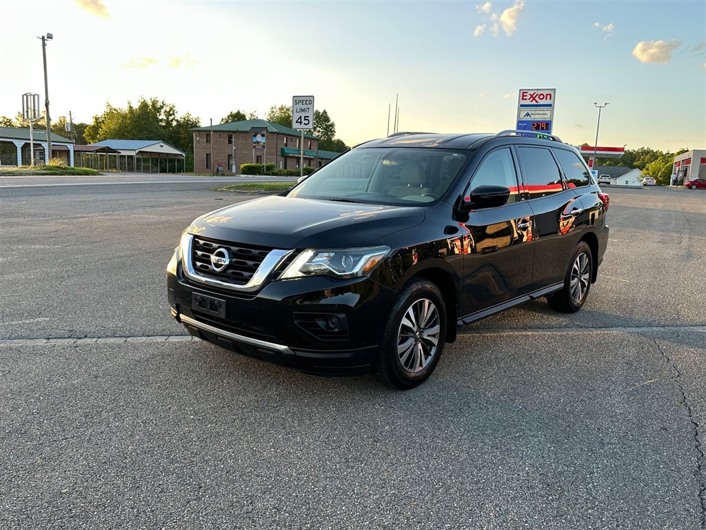 2017 Nissan Pathfinder Platinum 4WD for sale by dealer