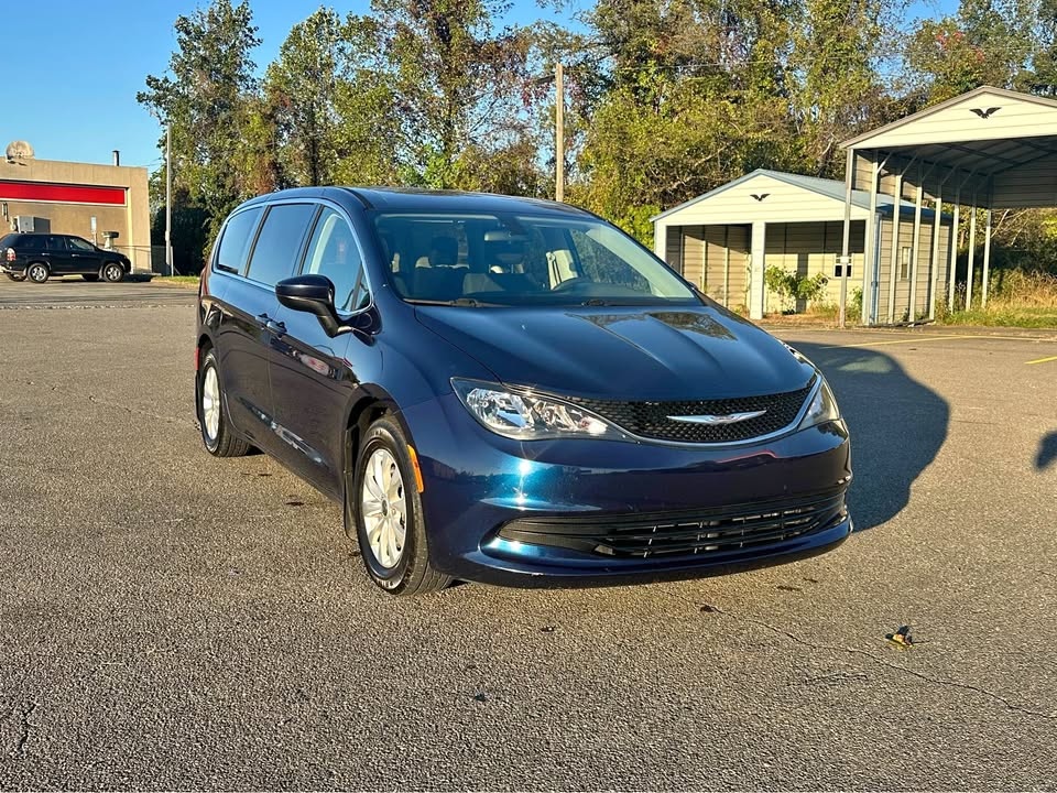 2018 Chrysler Pacifica LX for sale by dealer