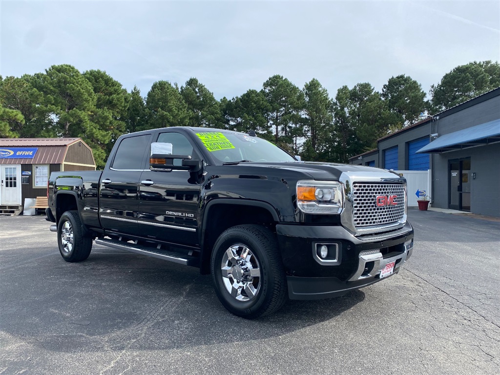 2015 GMC Sierra 2500HD Denali Crew Cab 4WD for sale by dealer