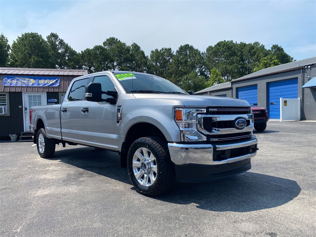 2020 Ford F-250 XLT Crew Cab 4WD for sale by dealer