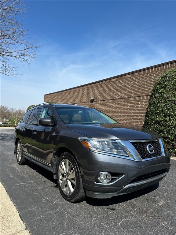2013 Nissan Pathfinder Platinum 4WD for sale by dealer