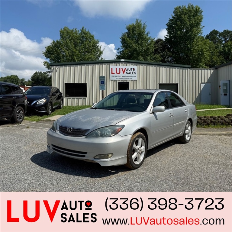 2004 Toyota Camry SE V6 for sale by dealer