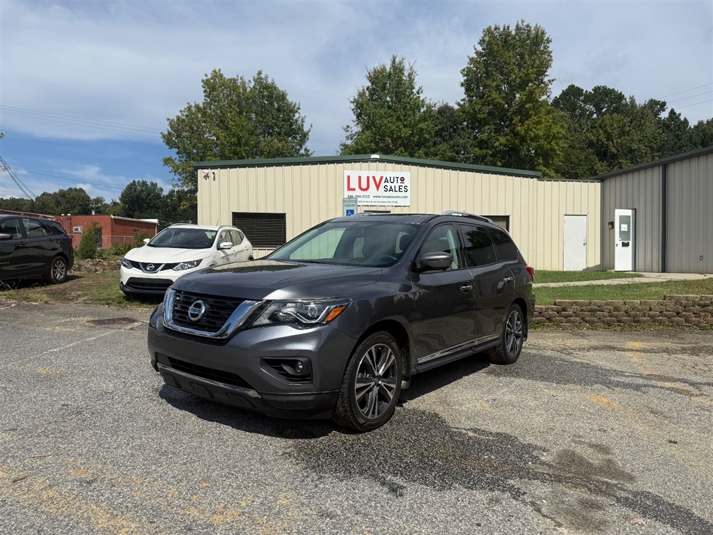 2017 Nissan Pathfinder Platinum 4WD for sale by dealer