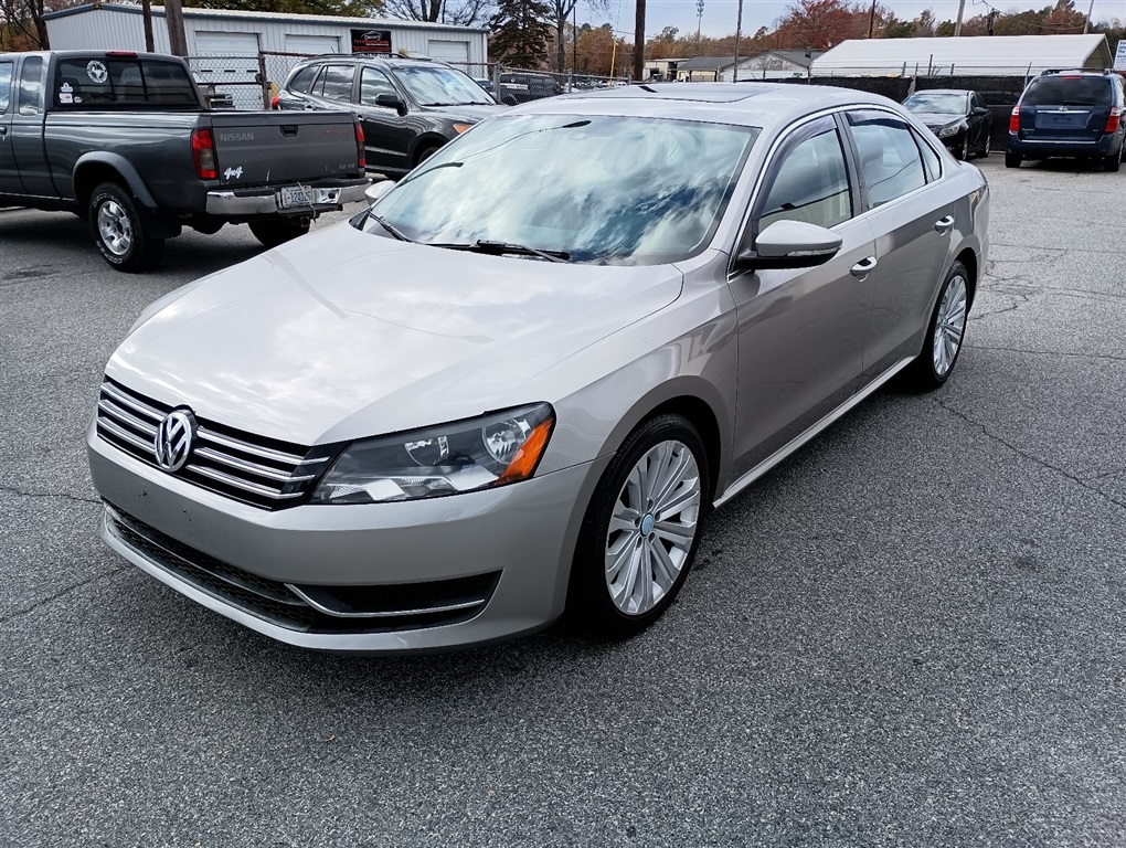 2012 Volkswagen Passat 2.5L SE AT for sale by dealer