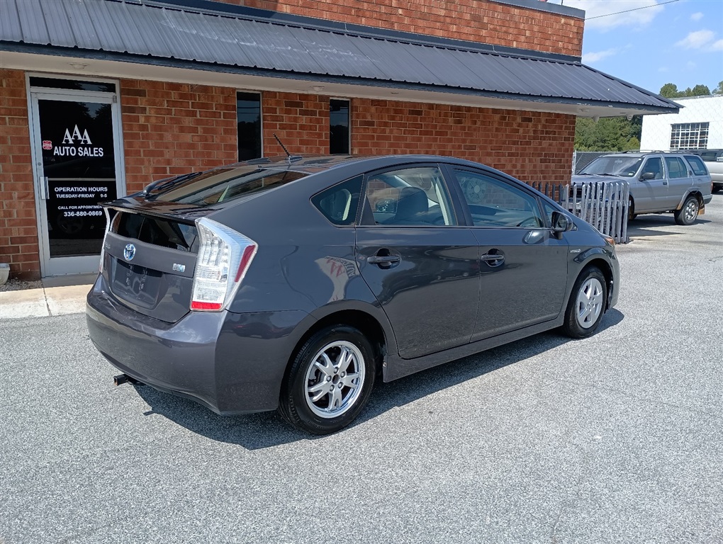 2010 Toyota Prius Prius III for sale by dealer