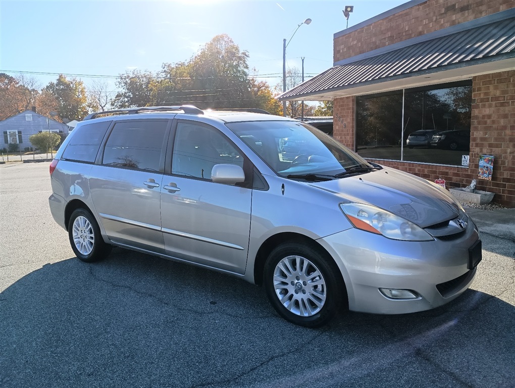 2008 Toyota Sienna XLE FWD for sale by dealer