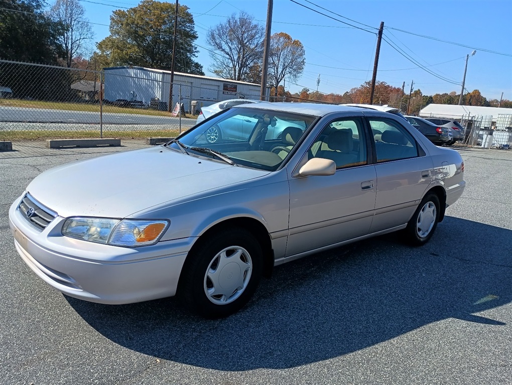 2000 Toyota Camry LE for sale by dealer