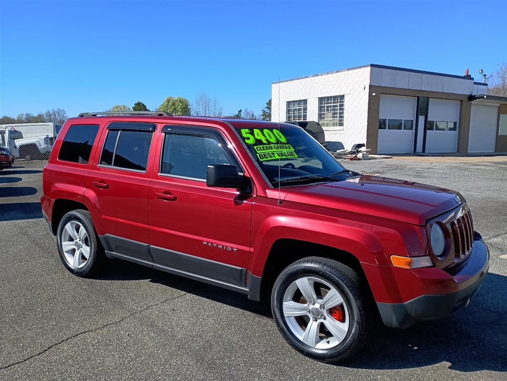 2014 Jeep Patriot Latitude 2WD for sale by dealer