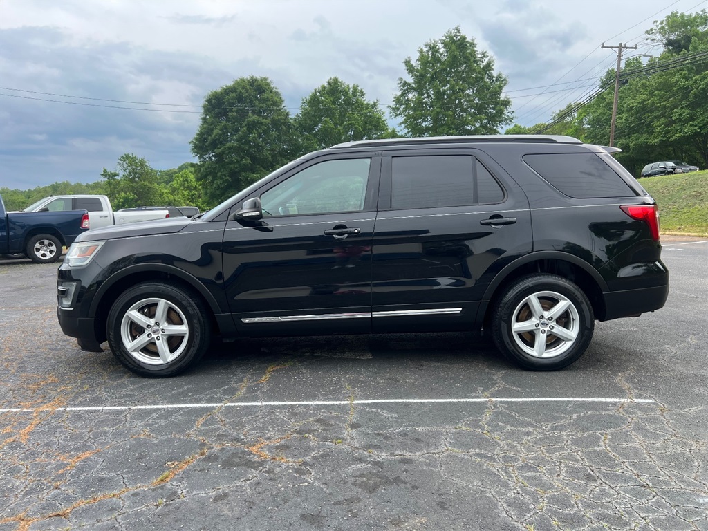 2017 Ford Explorer XLT 4WD for sale by dealer