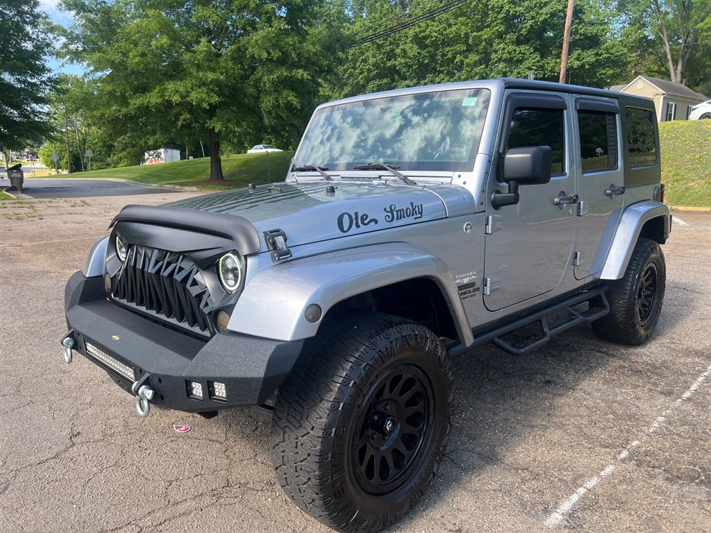 2013 Jeep Wrangler Unlimited Sahara 4WD for sale by dealer