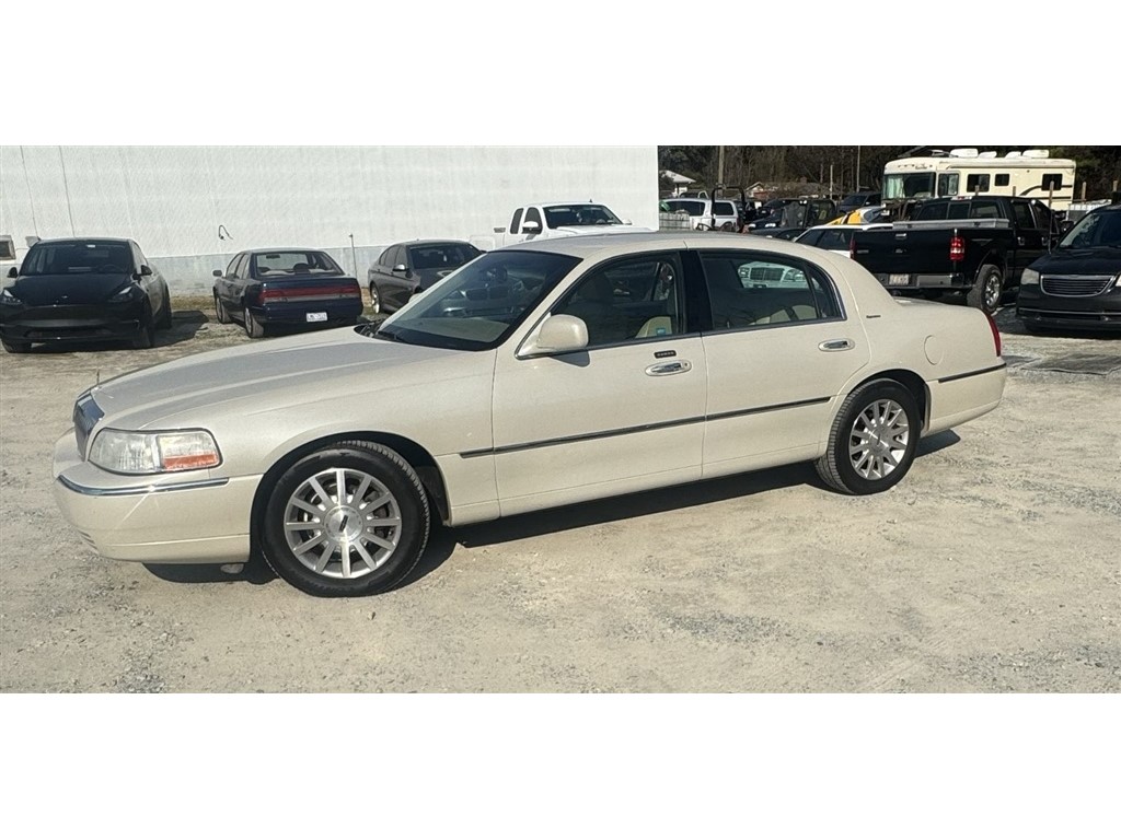 2007 Lincoln Town Car Signature for sale by dealer