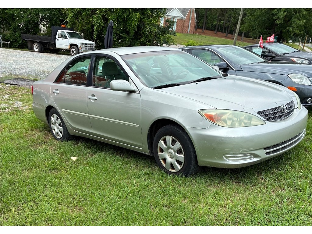2004 Toyota Camry LE for sale by dealer