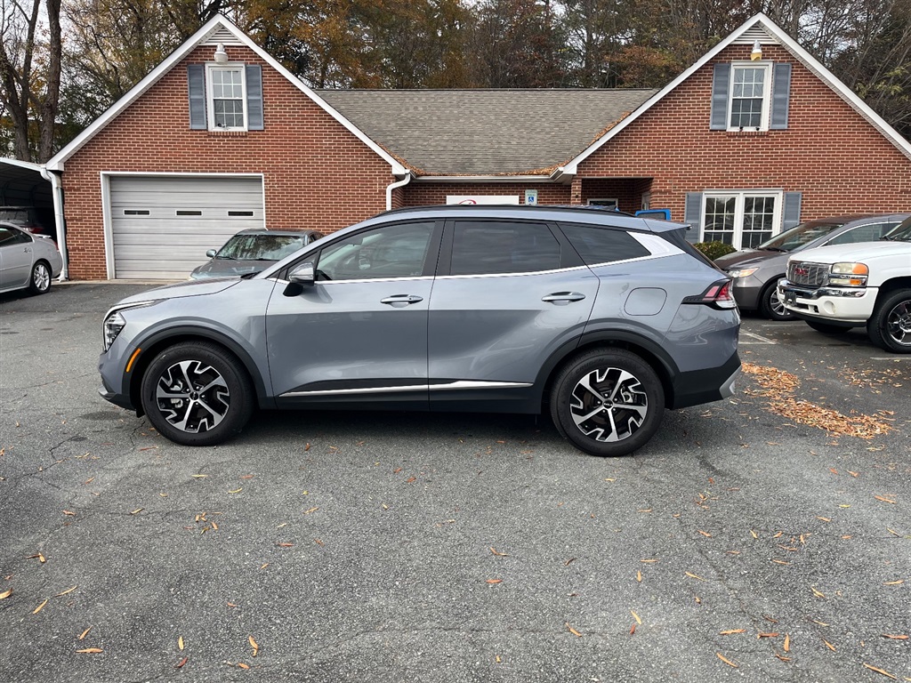 2025 Kia Sportage EX FWD for sale by dealer