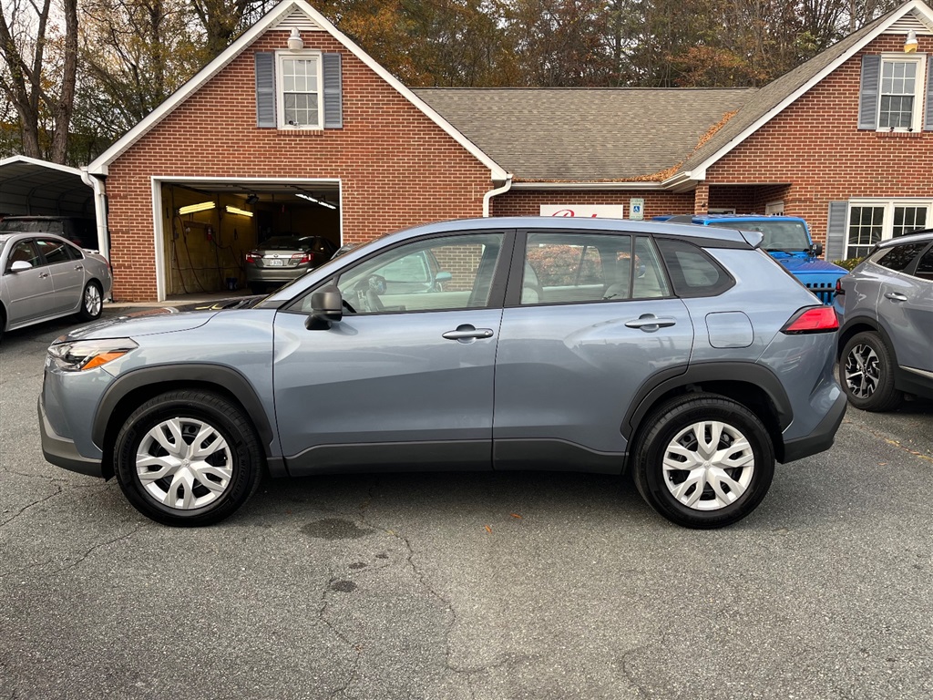 2025 Toyota Corolla Cross L AWD for sale by dealer