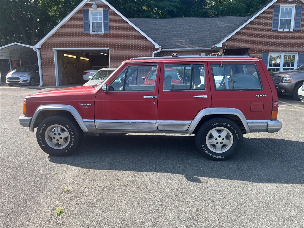 1991 Jeep Cherokee Laredo 4-Door 4WD for sale by dealer