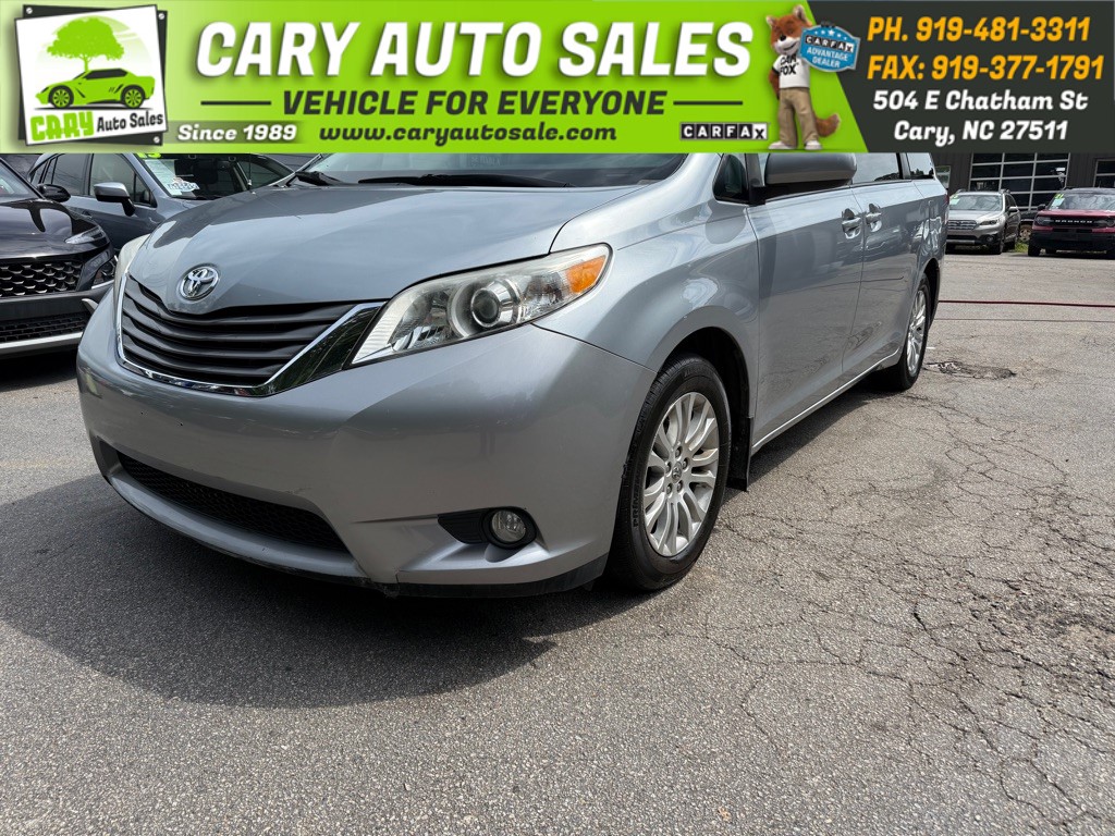 2014 TOYOTA SIENNA XLE for sale by dealer