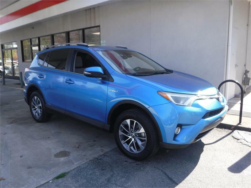 2017 TOYOTA RAV4 HYBRID XLE for sale by dealer