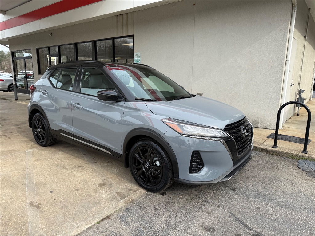 2022 Nissan Kicks SR for sale by dealer