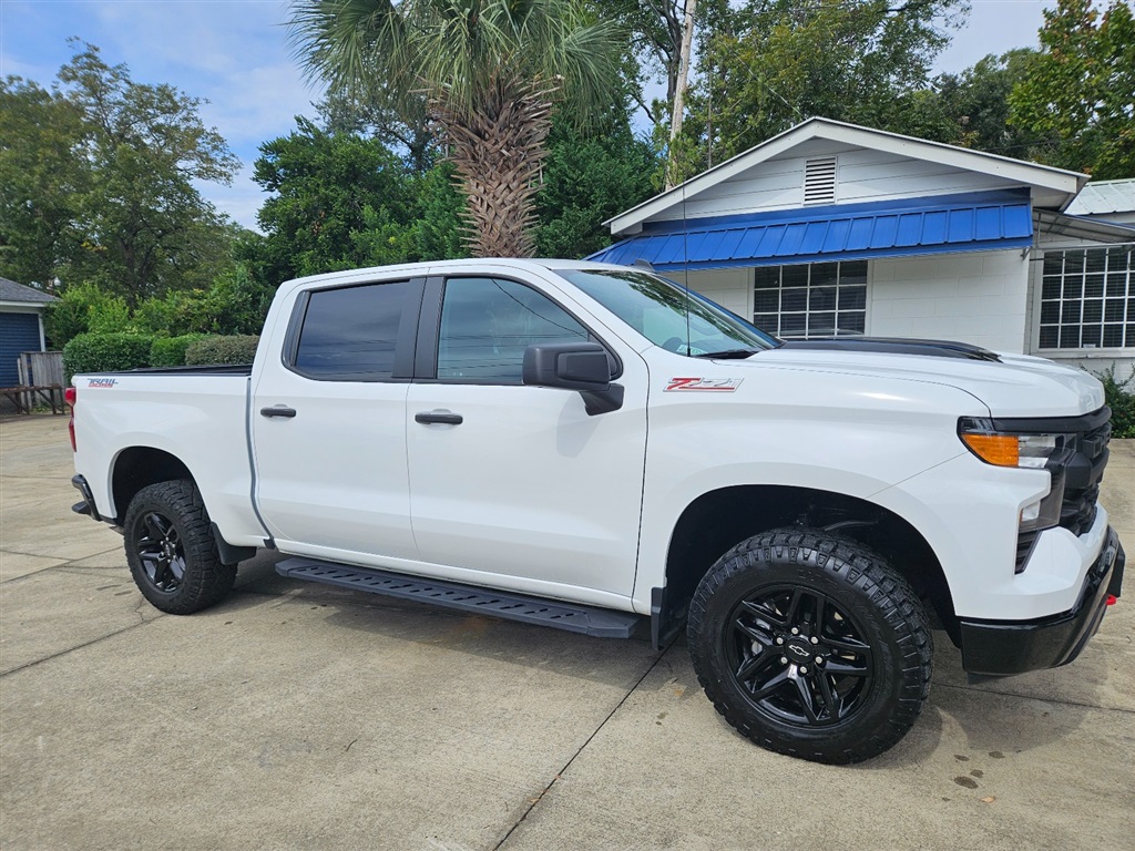 2023 CHEVROLET SILVERADO 1500 Trail Boss Custom Crew Cab 4WD for sale by dealer