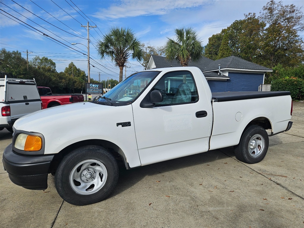 2004 FORD F-150 HERITAGE XL 2WD for sale by dealer