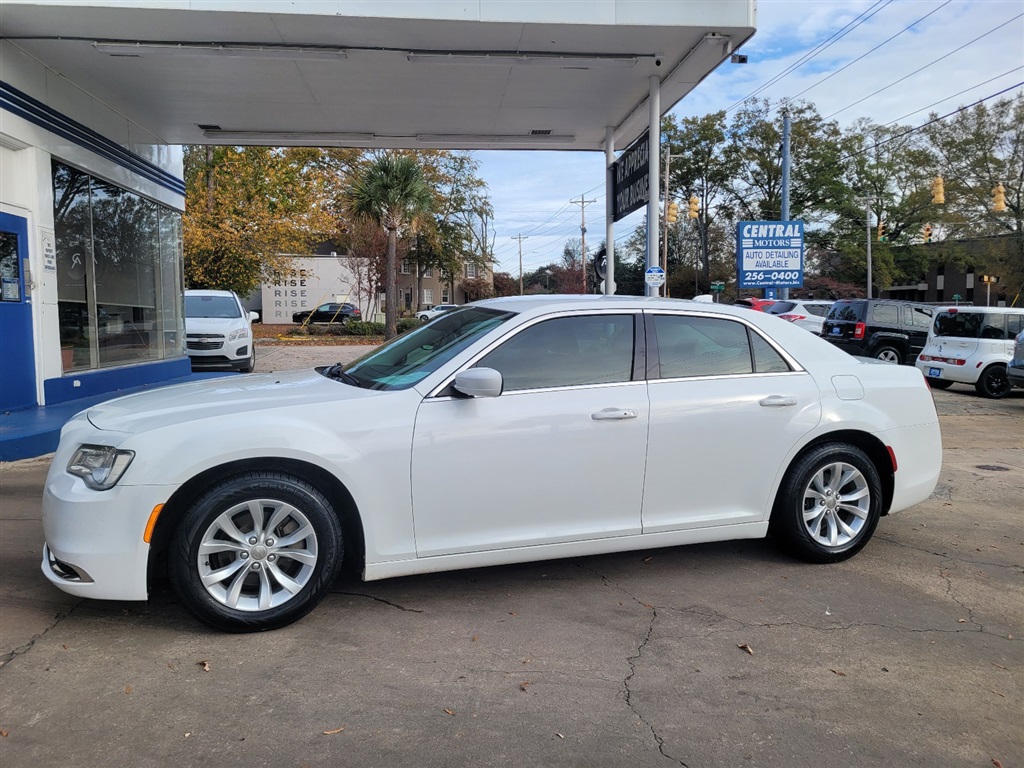 2015 CHRYSLER 300 Limited RWD for sale by dealer