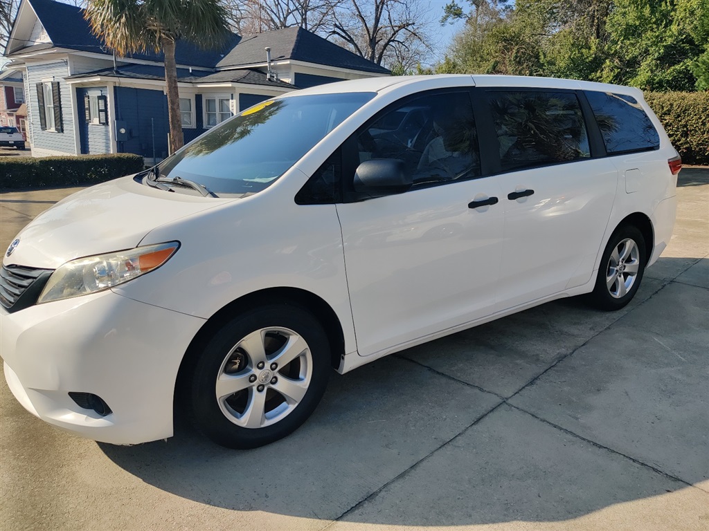 2017 TOYOTA SIENNA L 7-Passenger for sale by dealer