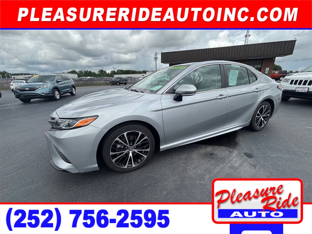 2018 Toyota Camry SE for sale by dealer