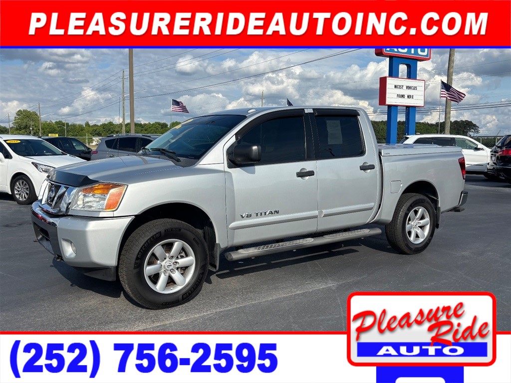 2014 Nissan Titan SV Crew Cab 4WD for sale by dealer