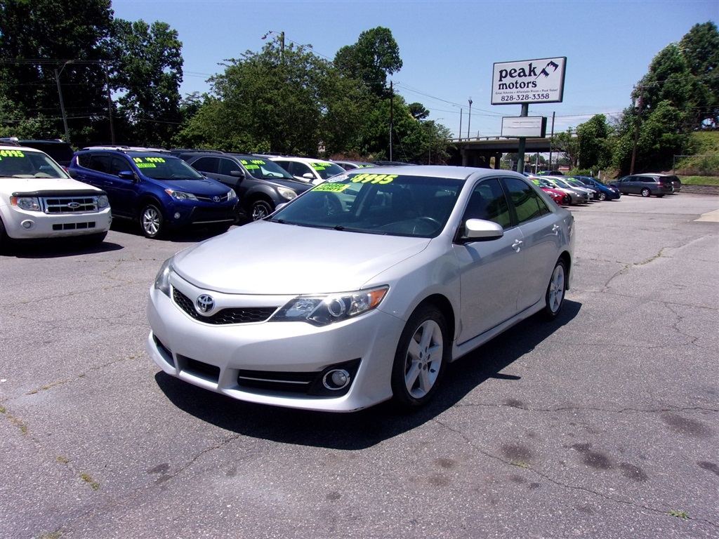 2014 Toyota Camry SE for sale by dealer