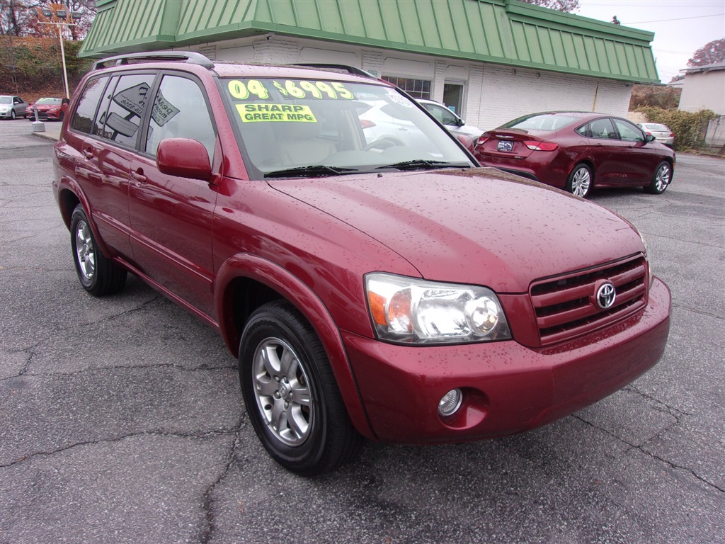 2004 Toyota Highlander V6 2WD for sale by dealer