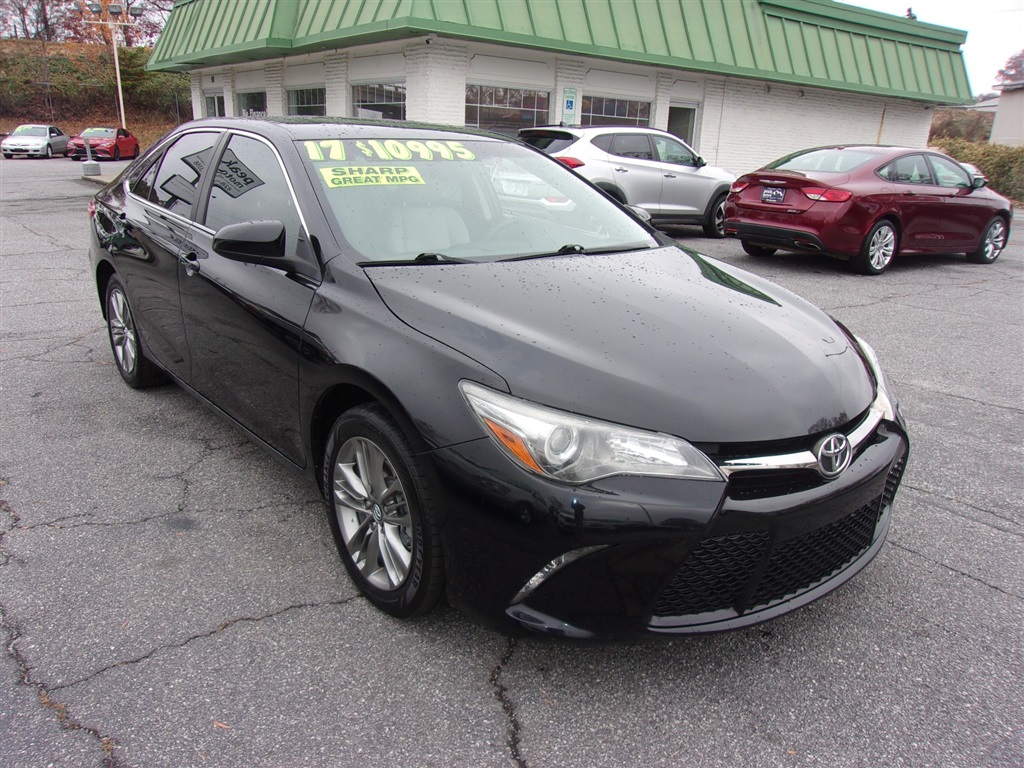 2017 Toyota Camry SE for sale by dealer